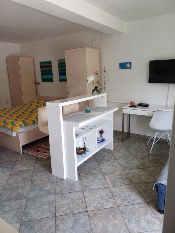Apartments Lana Pula Exterior photo