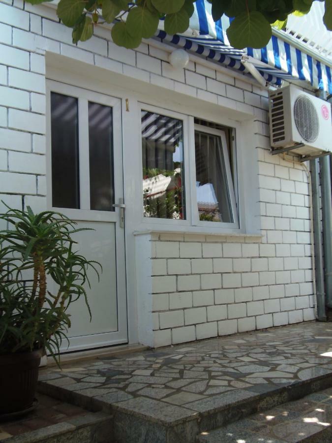 Apartments Lana Pula Exterior photo